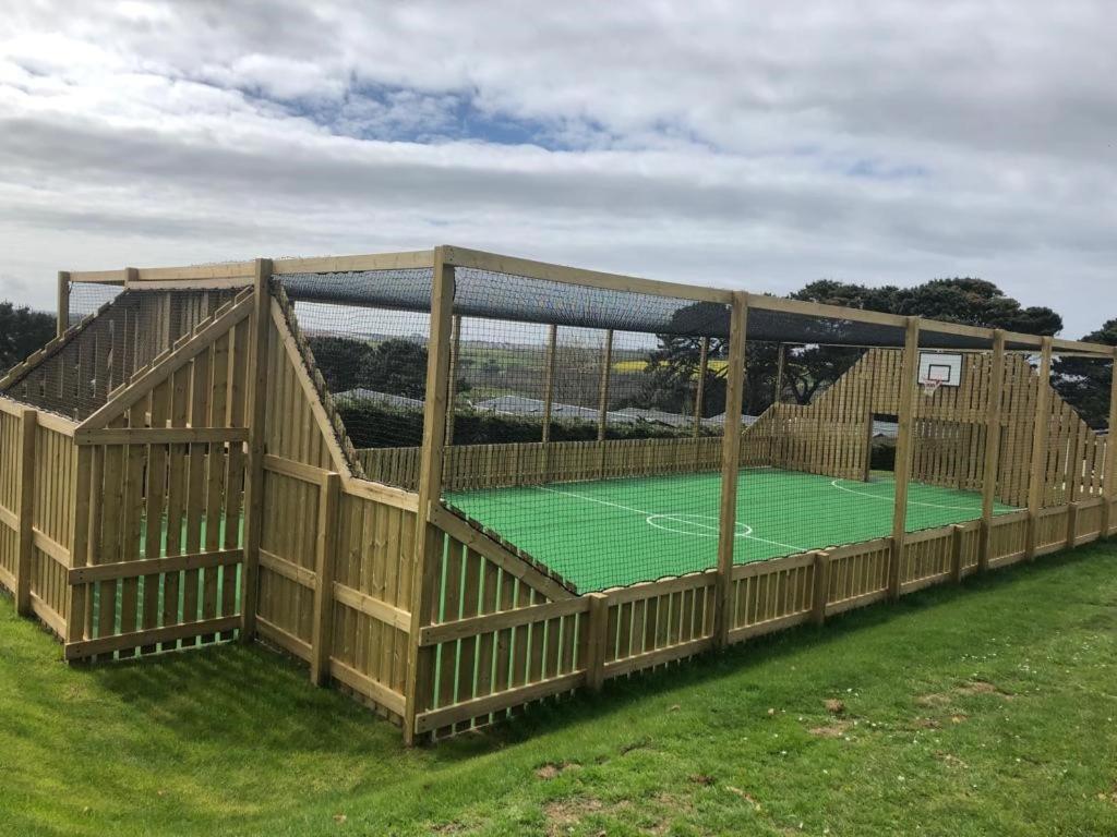 Exclusive 3 Bedroom Caravan, Sleeps 8 People At Parkdean Newquay Holiday Park, Cornwall, Uk Exterior foto