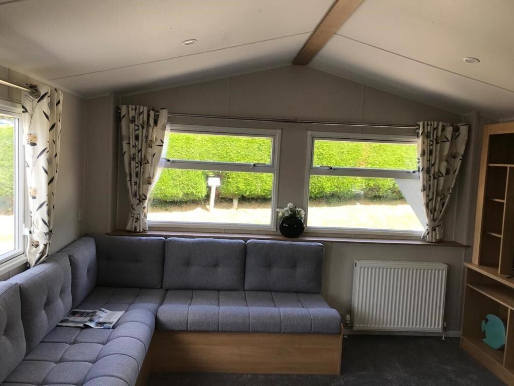Exclusive 3 Bedroom Caravan, Sleeps 8 People At Parkdean Newquay Holiday Park, Cornwall, Uk Exterior foto